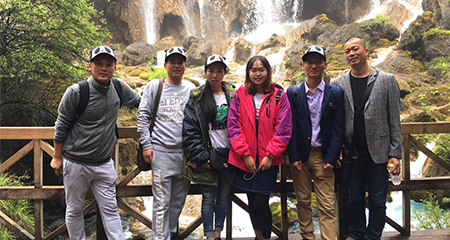Some cadres of the company visited Chengdu Huanglong Jiuzhaigou on the 6th in June